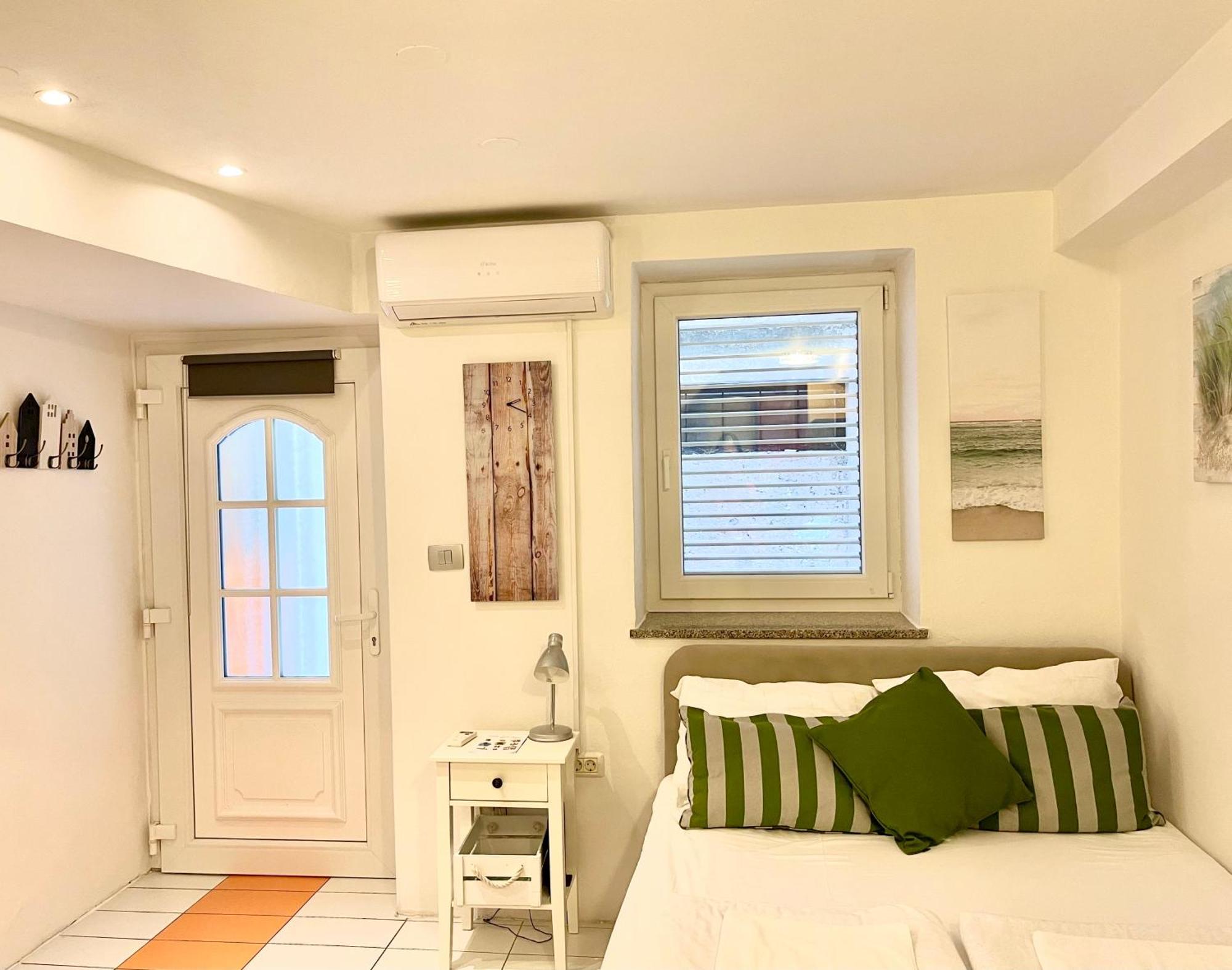 Devi-Piran Apartment Luaran gambar