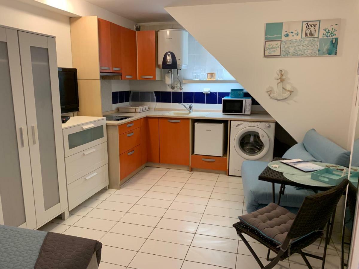 Devi-Piran Apartment Luaran gambar