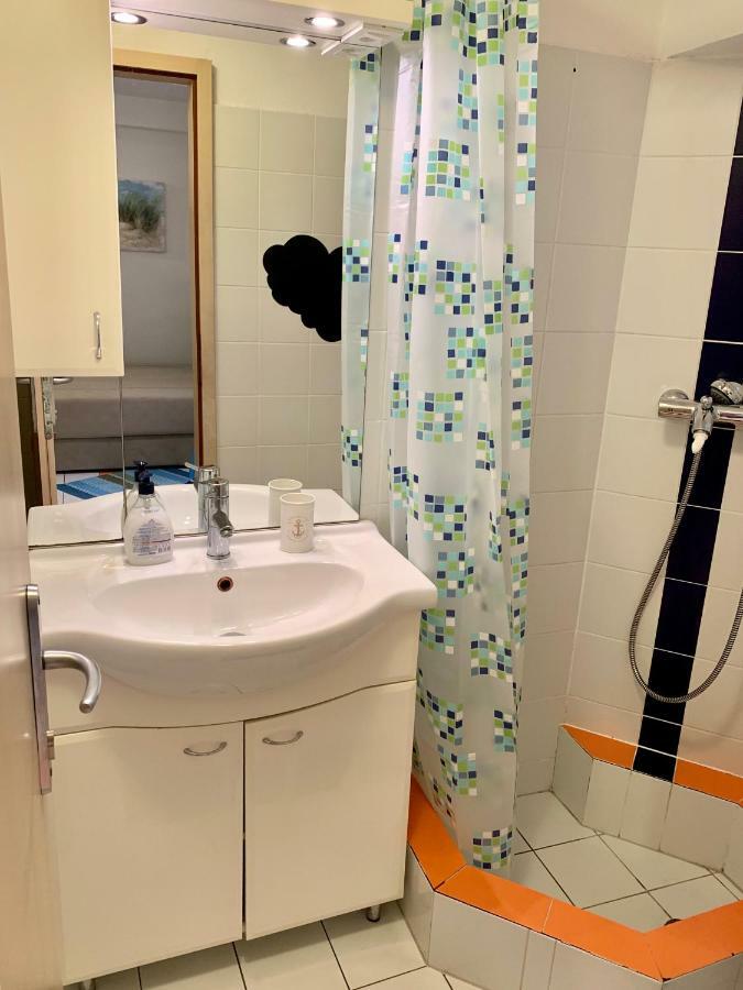 Devi-Piran Apartment Luaran gambar
