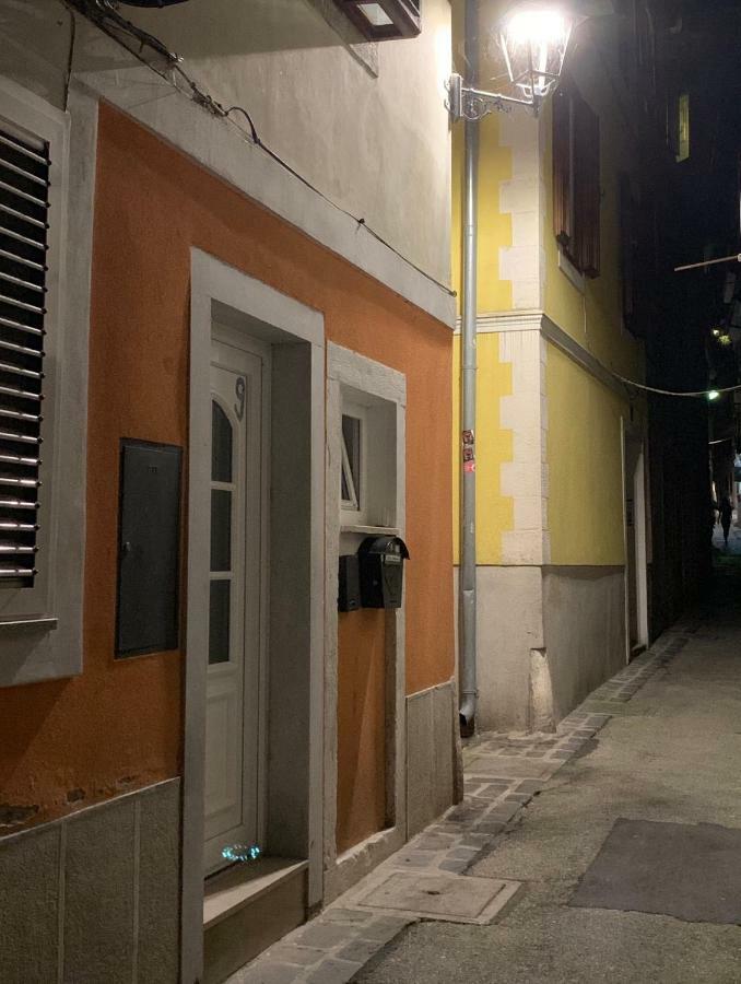 Devi-Piran Apartment Luaran gambar