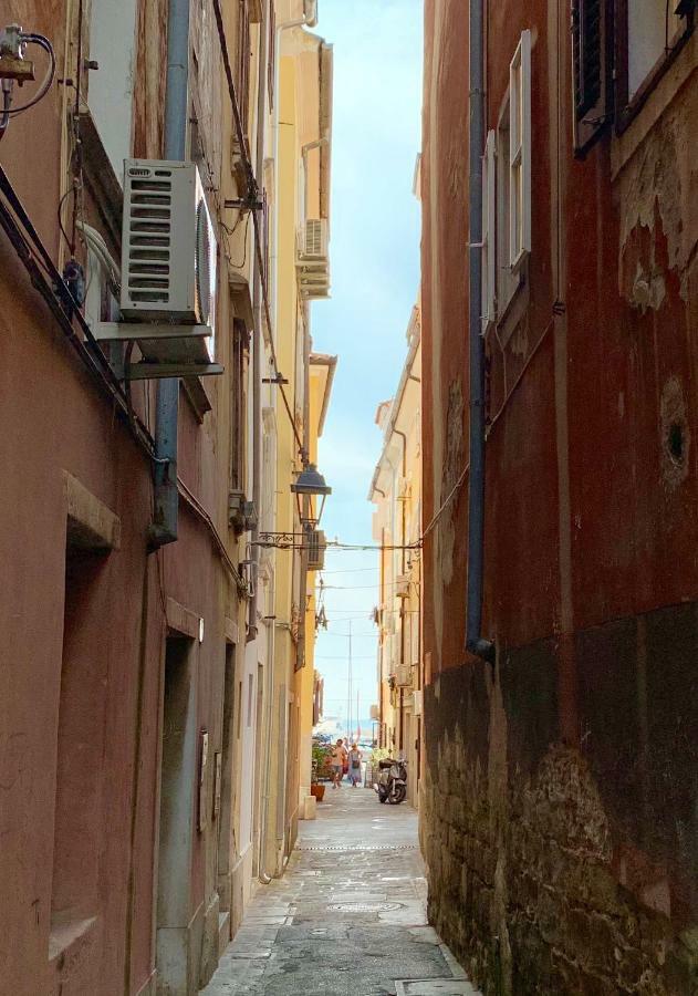 Devi-Piran Apartment Luaran gambar